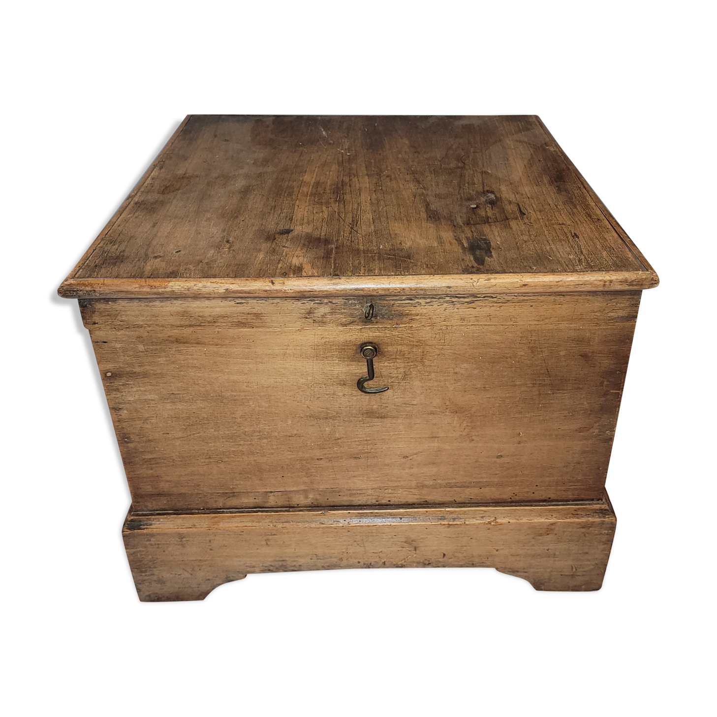 Coffre en bois