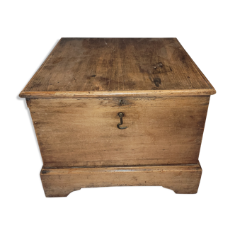 Coffre en bois