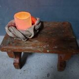 Antique wooden bench, en brun mocca