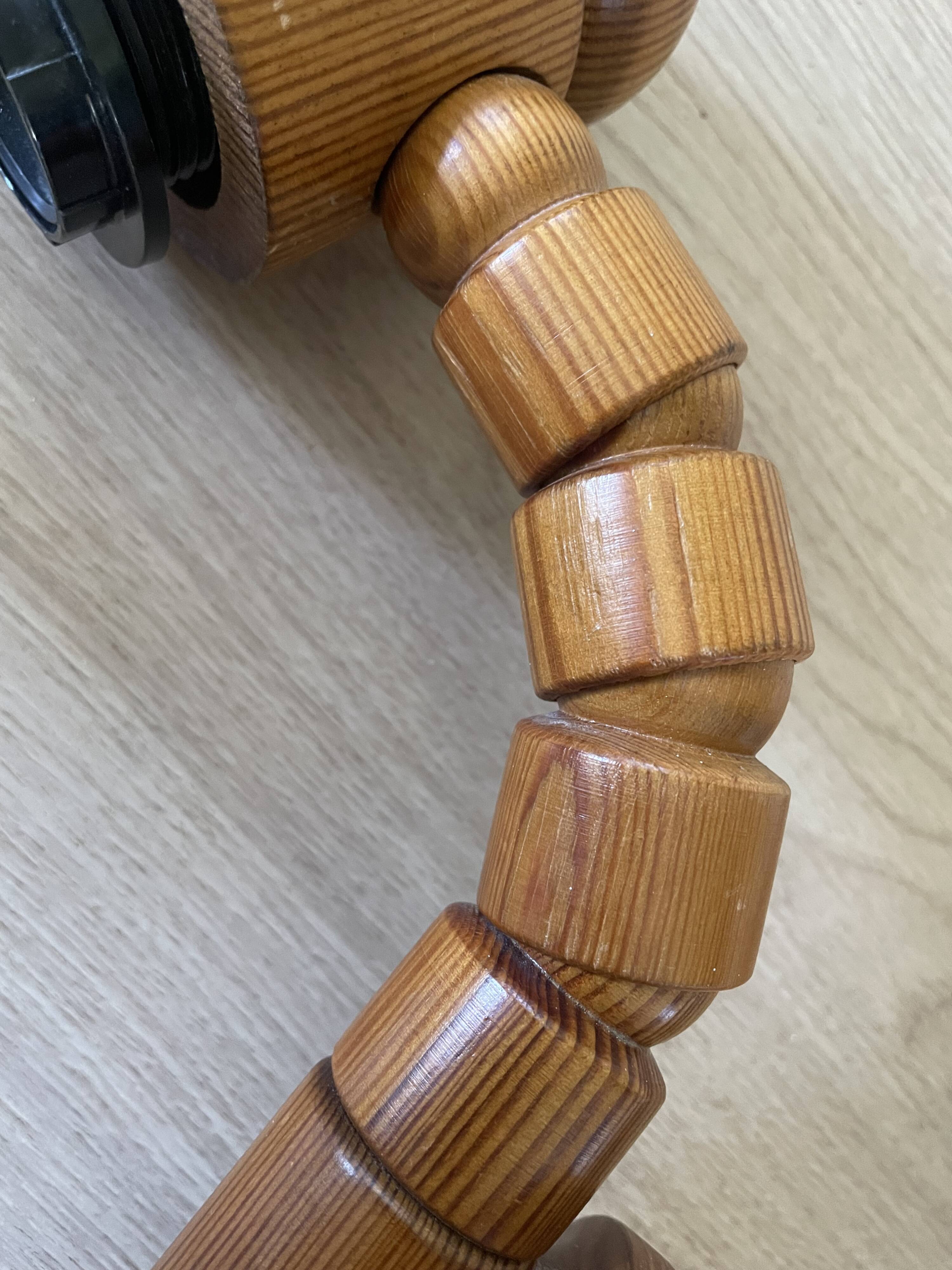 Pair of articulated Scandinavian wall lights SOLBACKEN in vintage wood