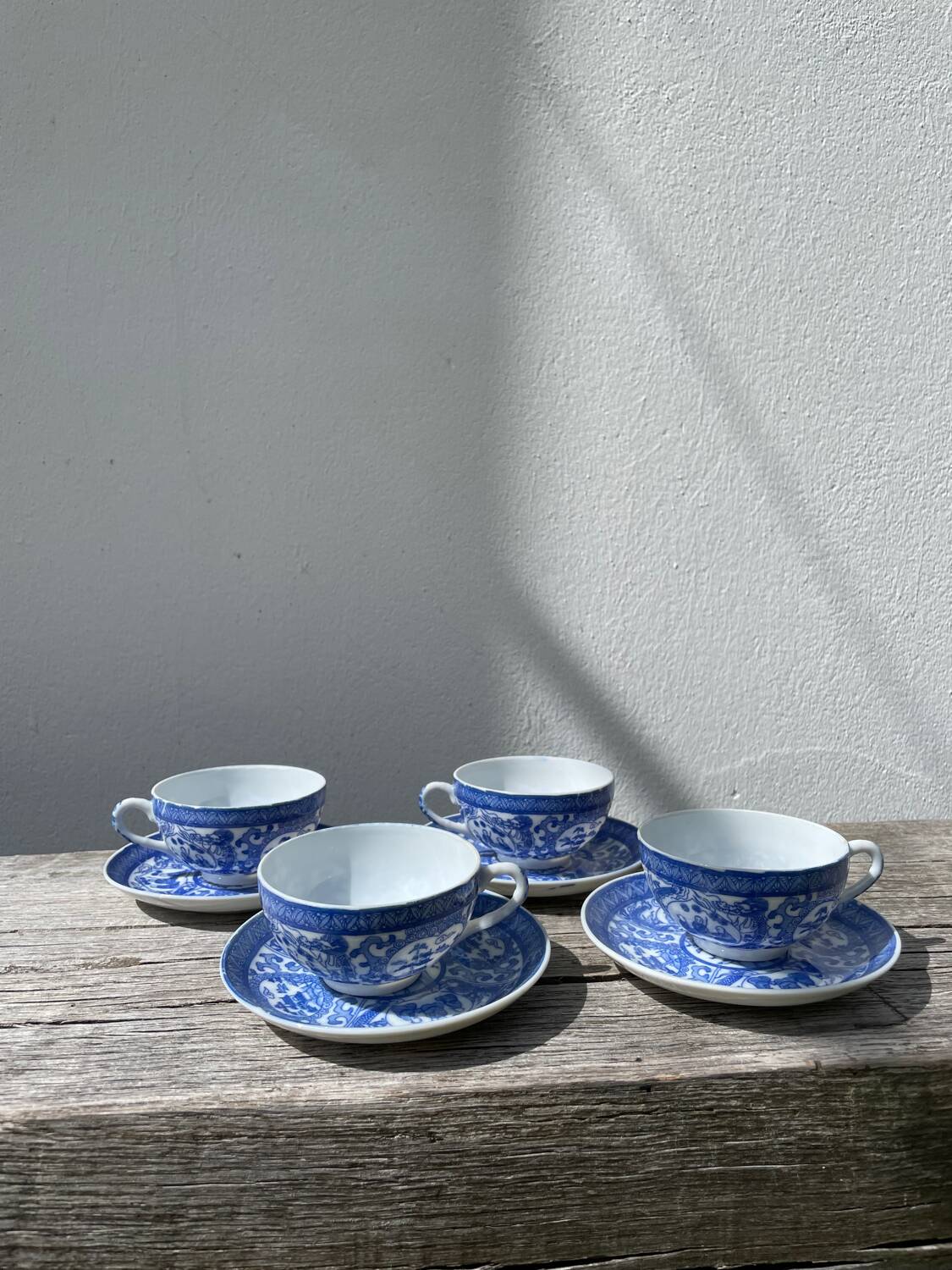 4 tasses porcelaine bleu Japon