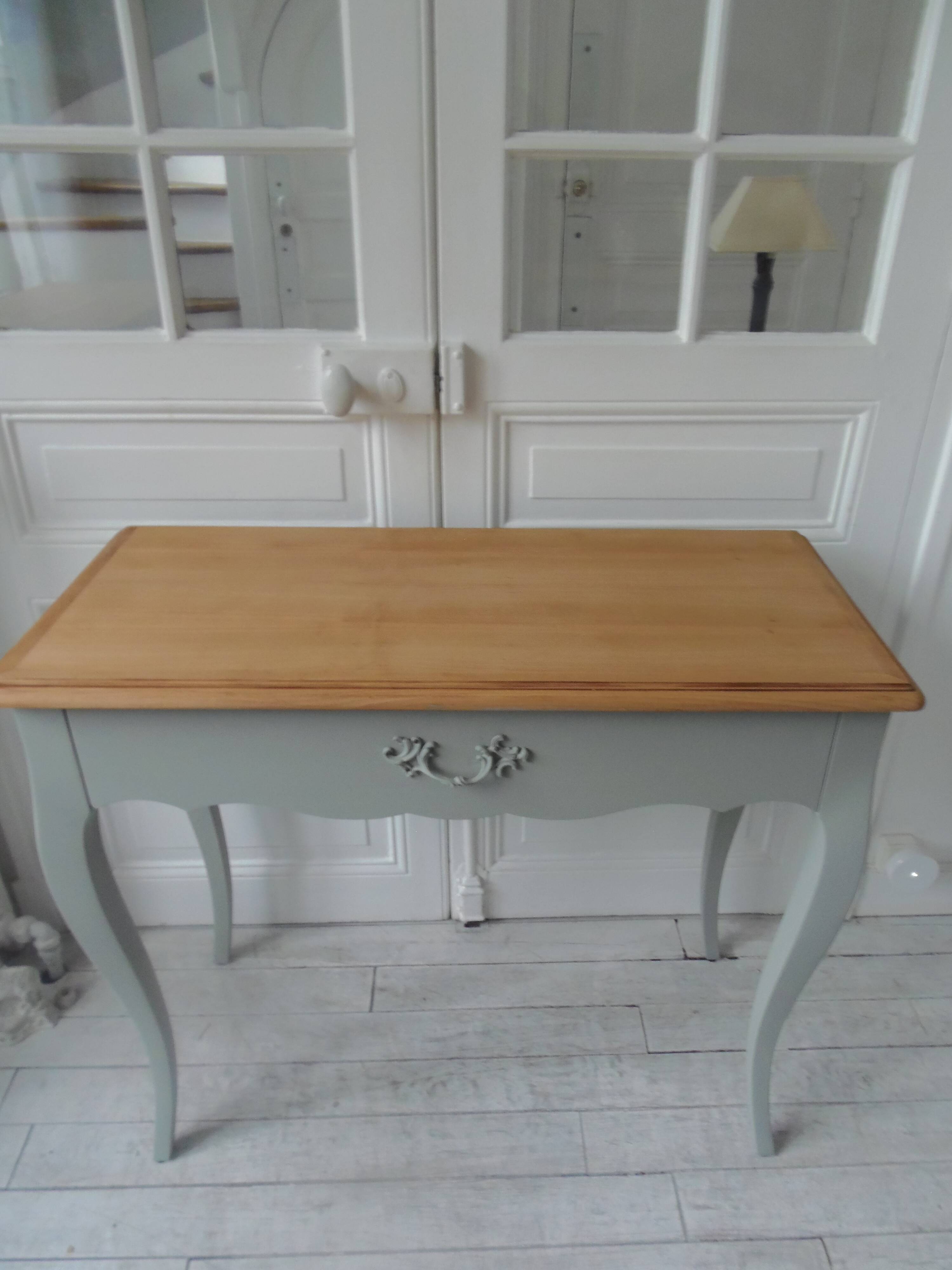 Console, side desk of beautiful craftsmanship re-enchanted in verdigris