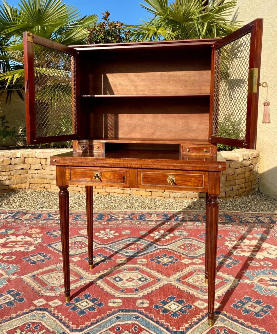 Bonheur du jour en acajou style Louis XVI