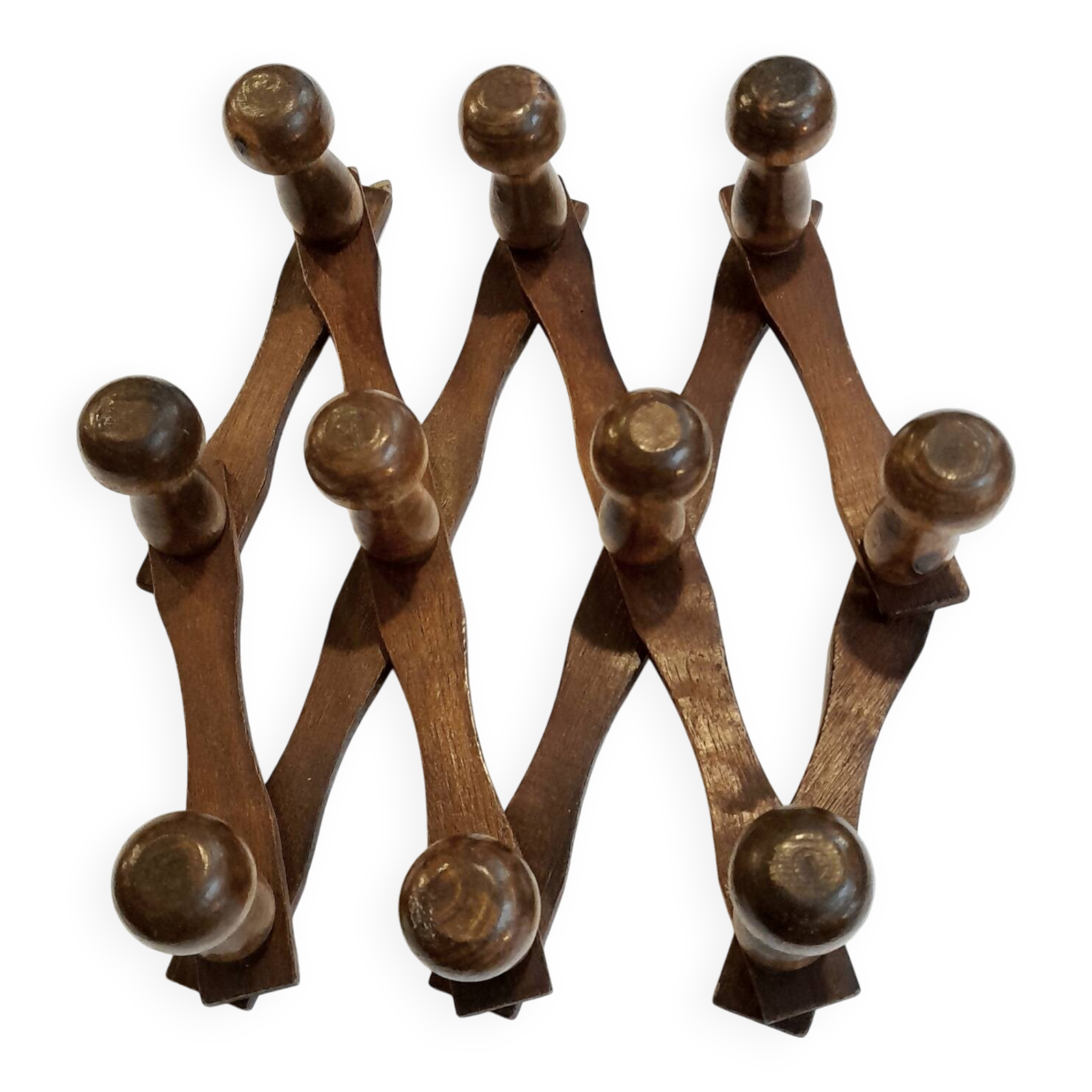 Expandable coat rack