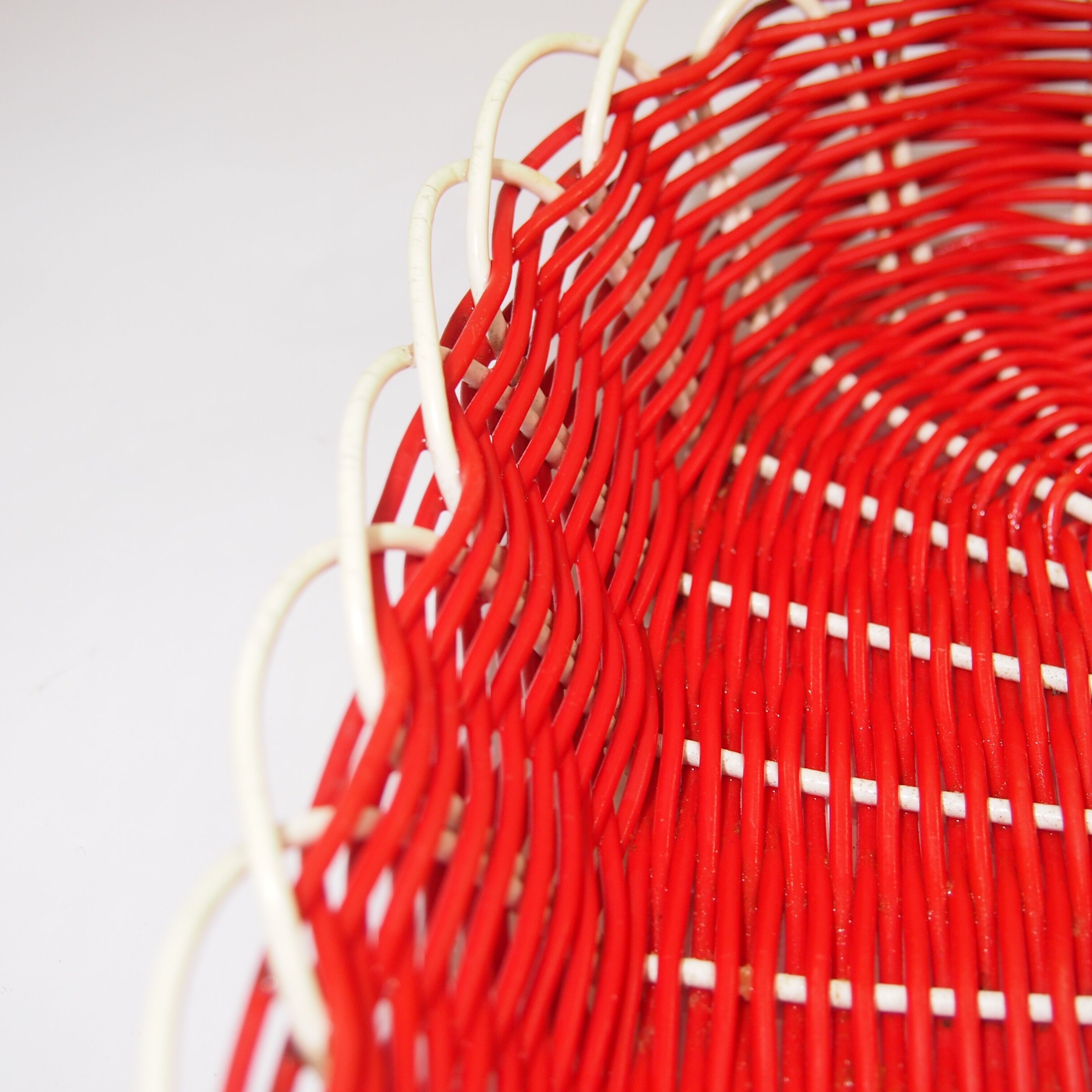 Scoubidou/vintage bread basket
