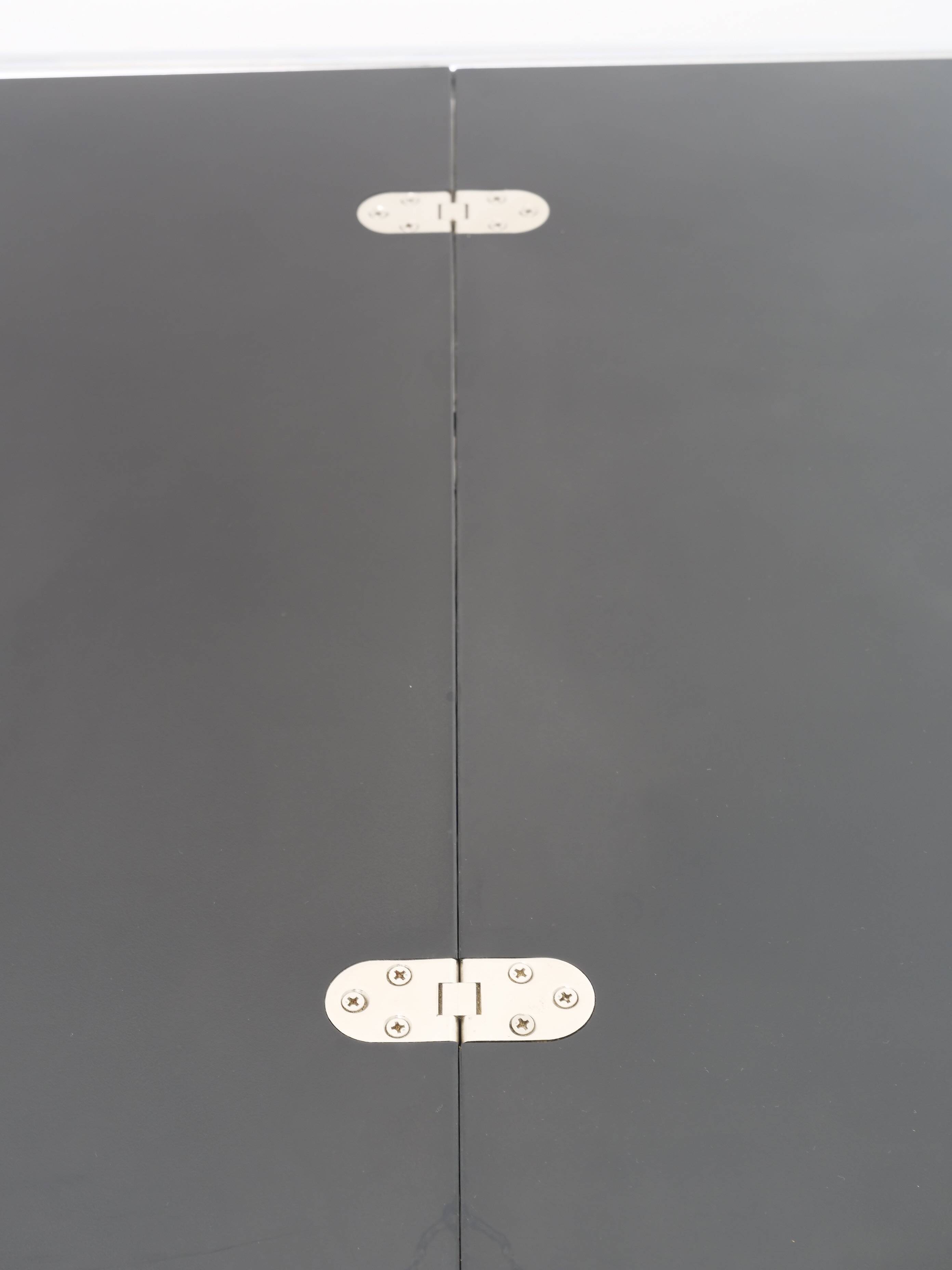 Bauhaus design table model Jean by Eileen Gray