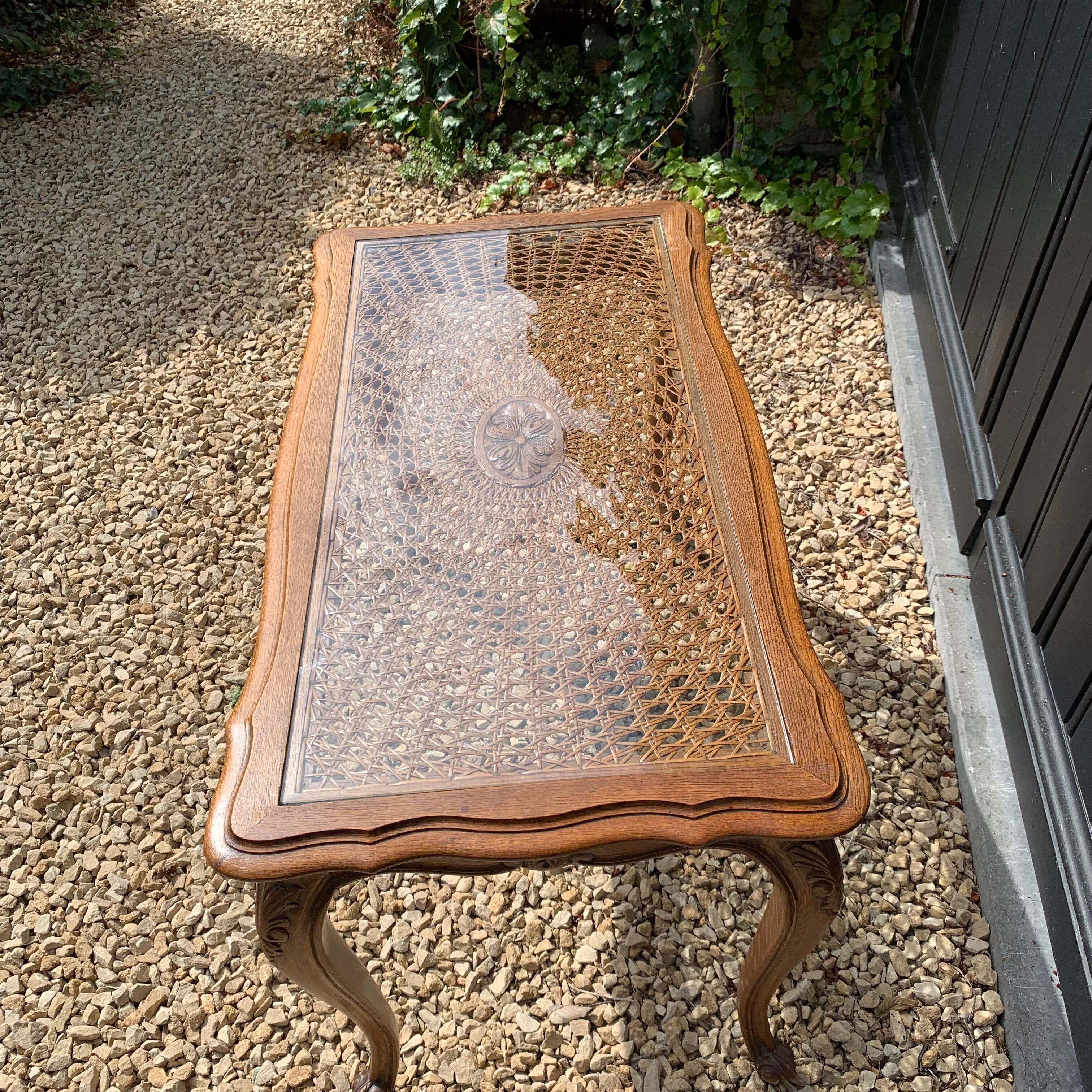 Living room table with cannage