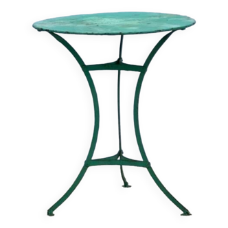 Pedestal table