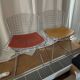 Harry BERTOIA (1915 - 1978) Suite de six chaises "420" - création 1952 Structure en maille de fil