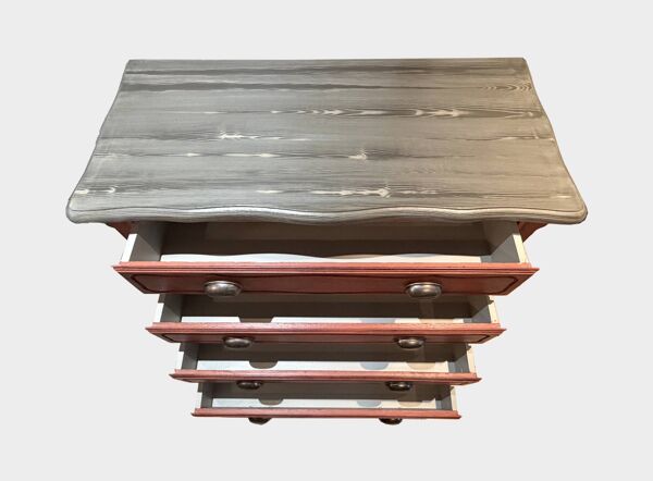 Commode - Primer Red