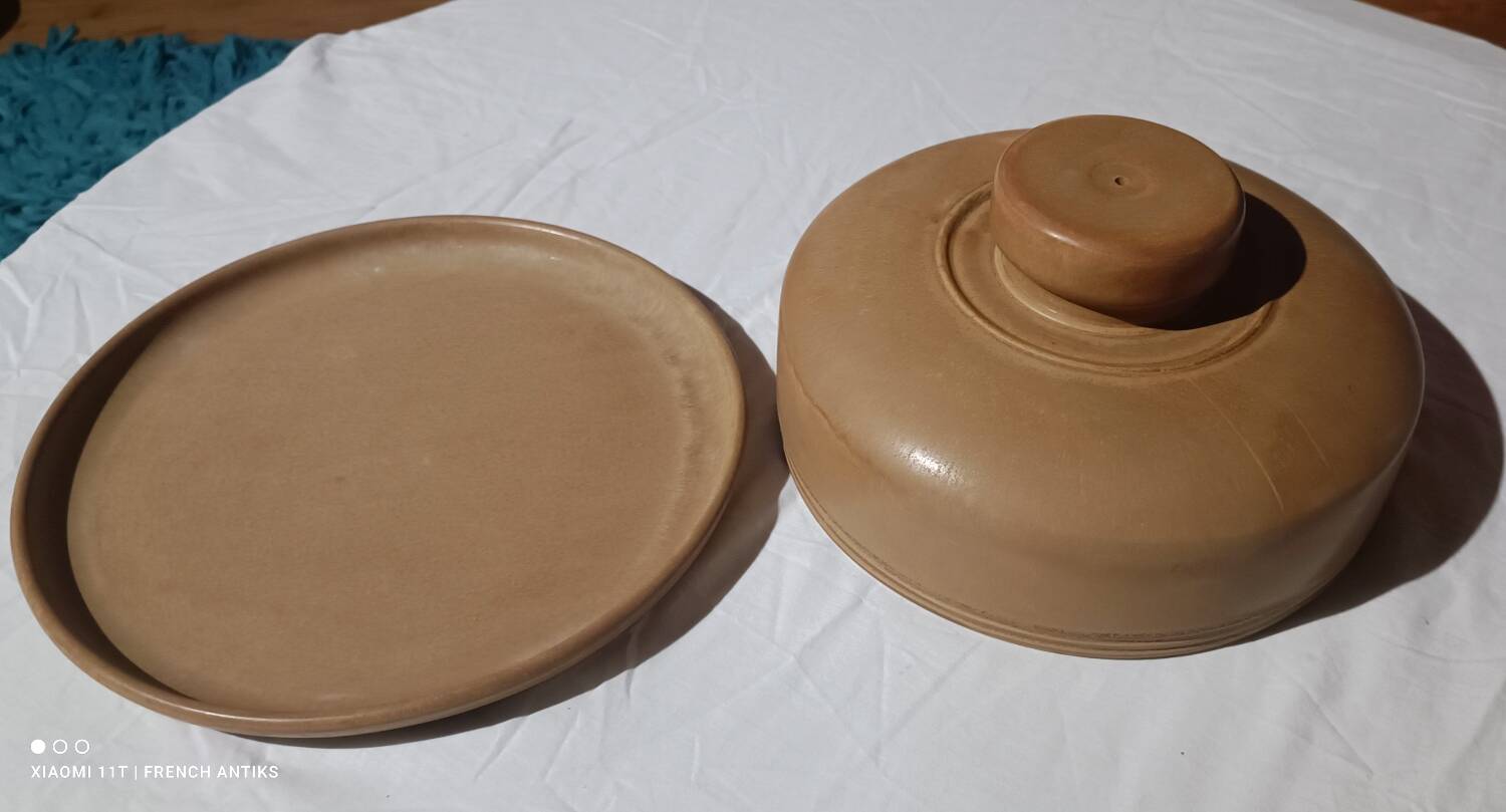 Cheese or cake dome, in iridescent speckled stoneware.