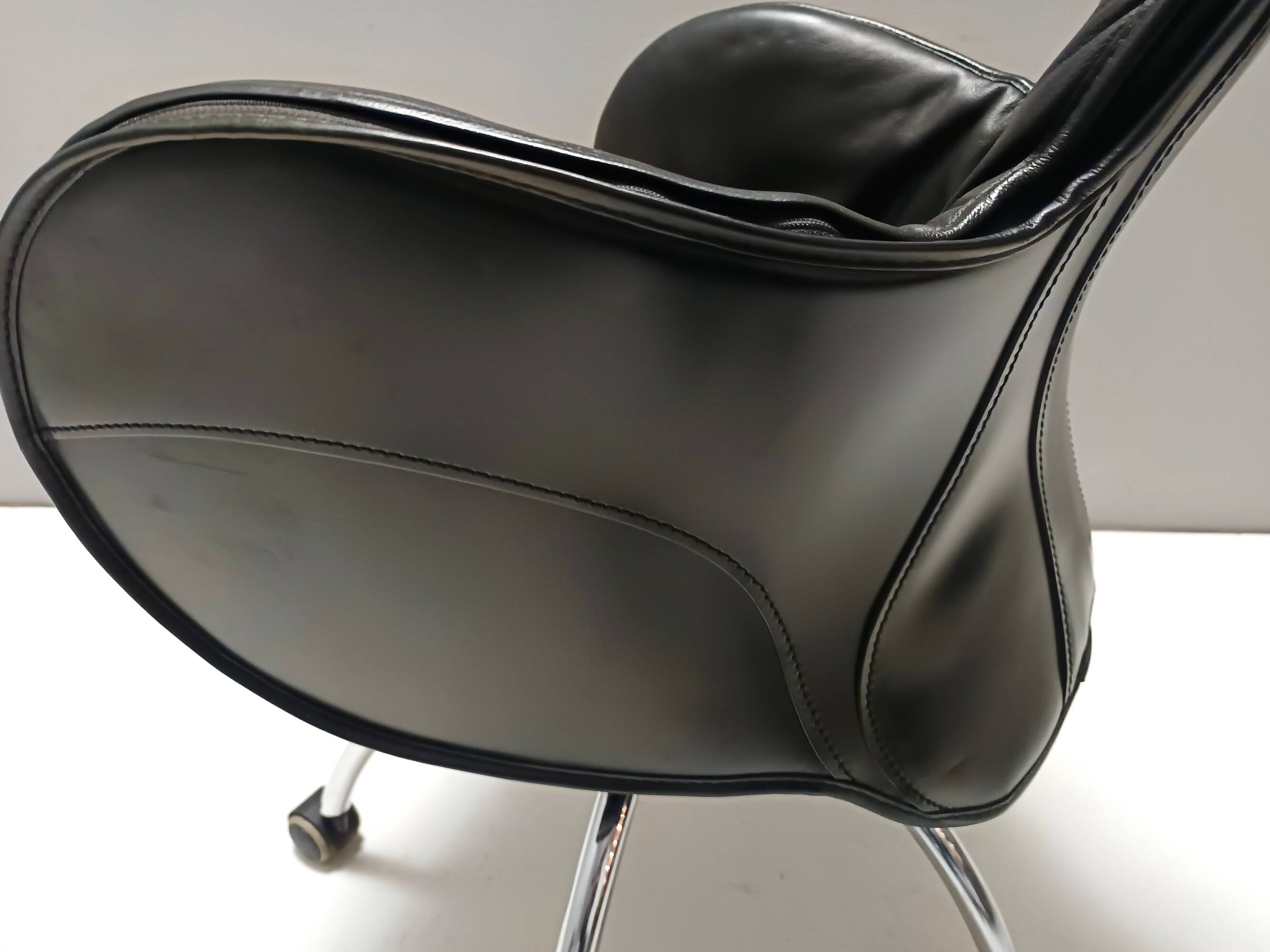 Black Leather Incisa Office Chair by Vico Magistretti for De Padova, 1992