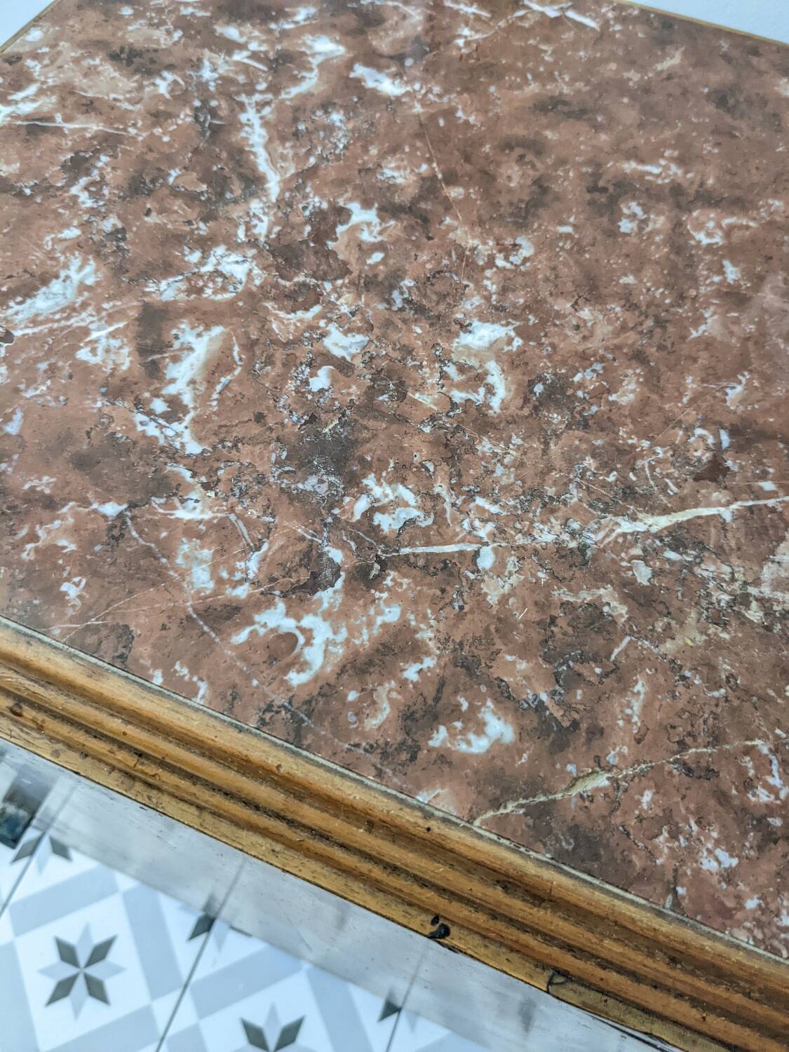 Small occasional piece of furniture