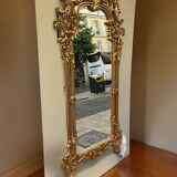 Miroir doré en bois