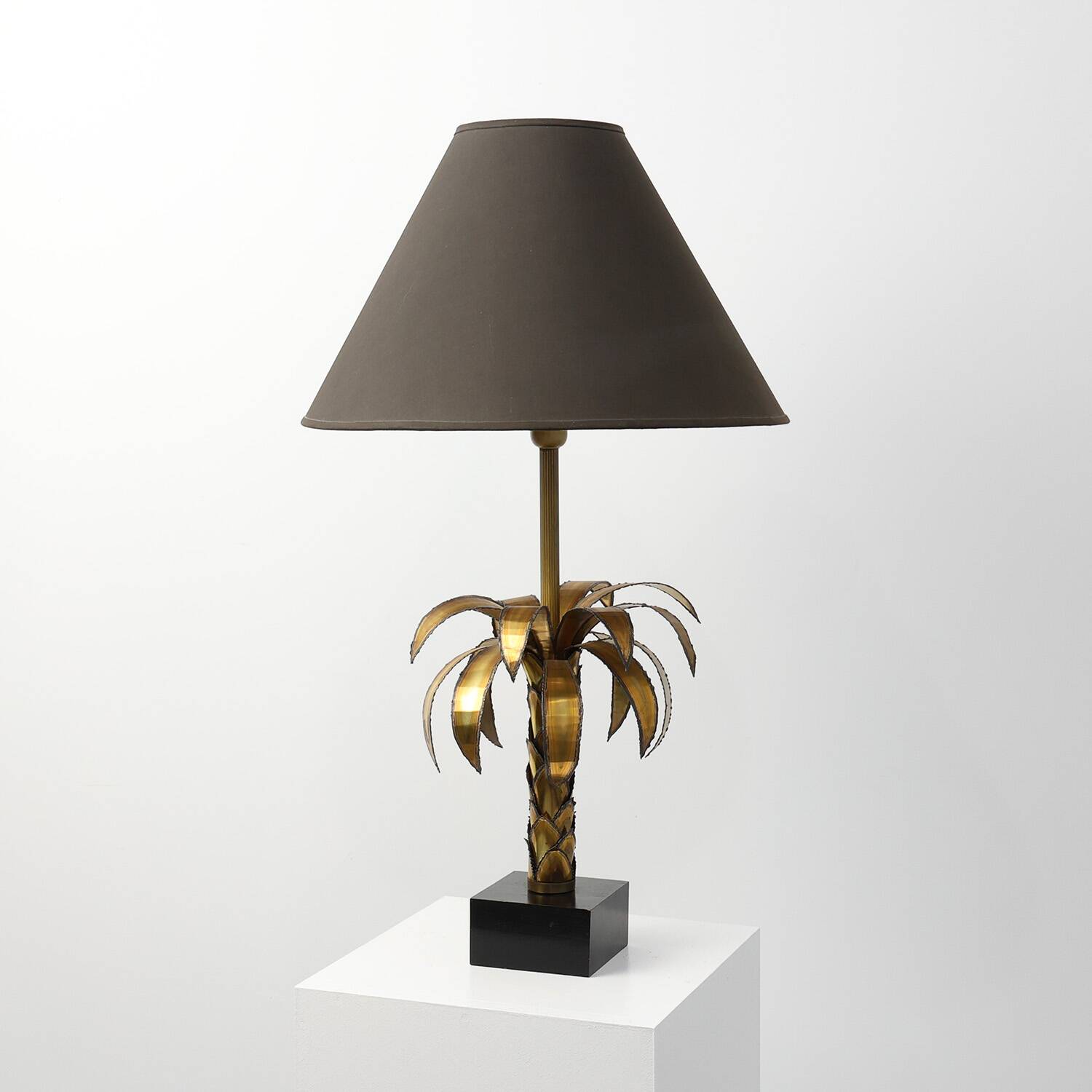Hollywood Regency brass palm tree table lamp with black shade, France, 1970
