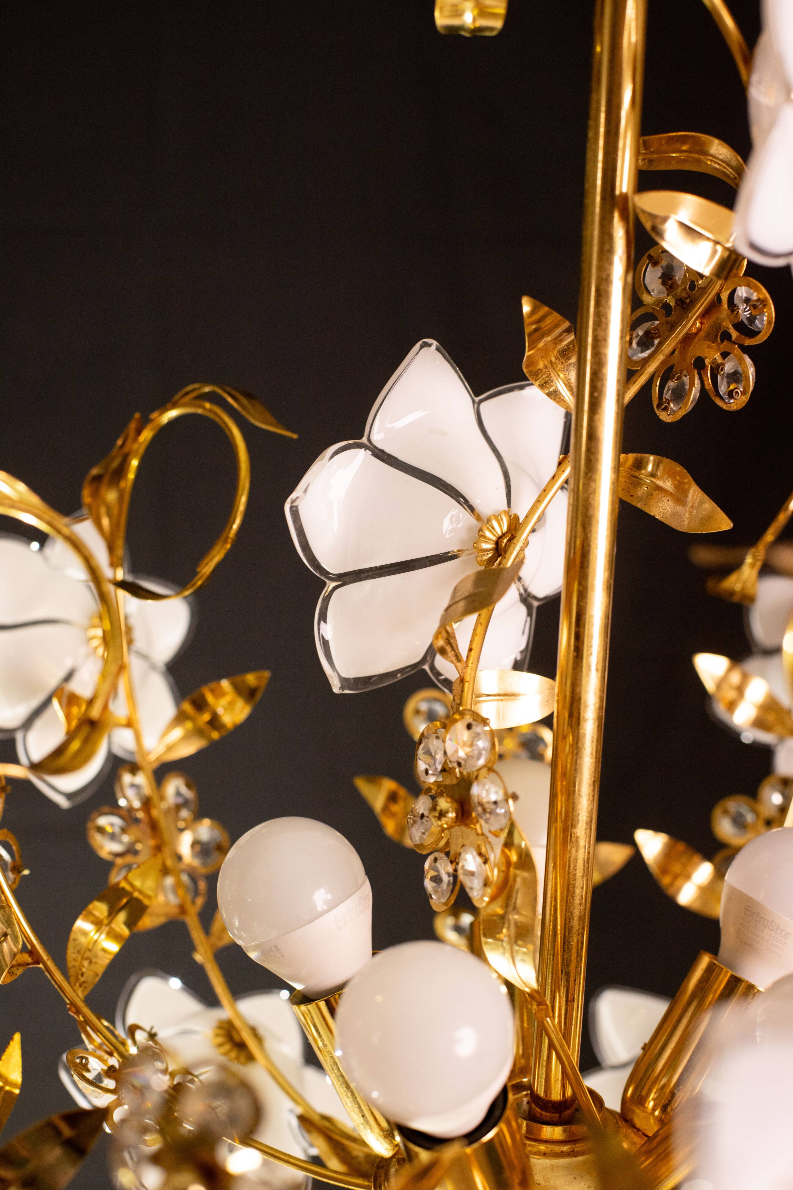 Murano Candlestick White Flowers, 1970