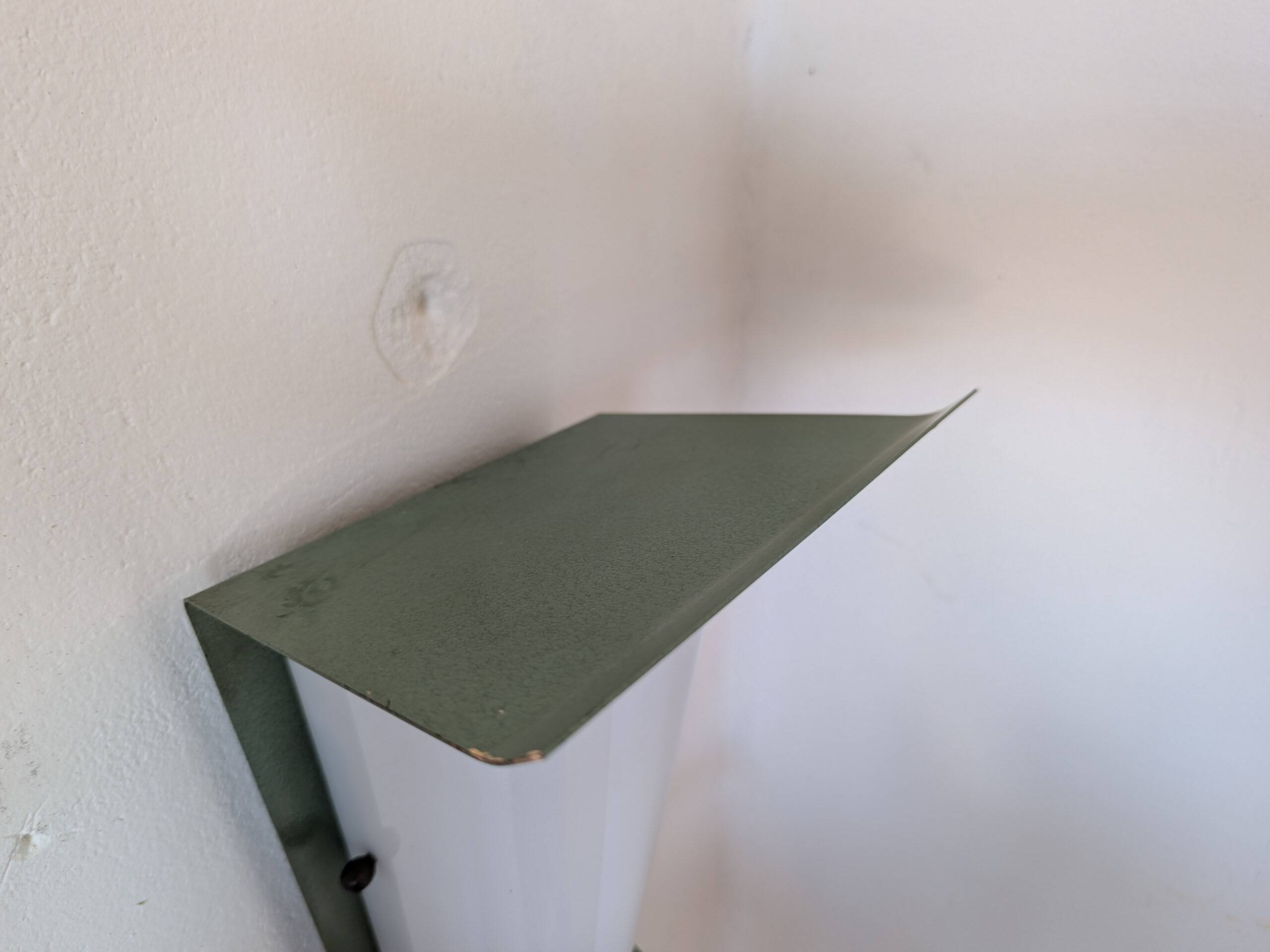 Pair of wall lights from the 50s/60s, metal and perspex.