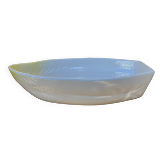 Earthenware dish with endive patterns