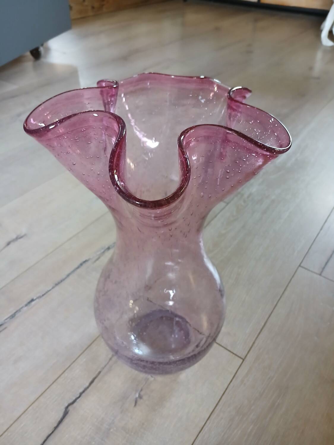 Pink bubble glass corolla vase