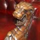 Canapé Chesterfield victorien en cuir avec têtes de lion sculptées