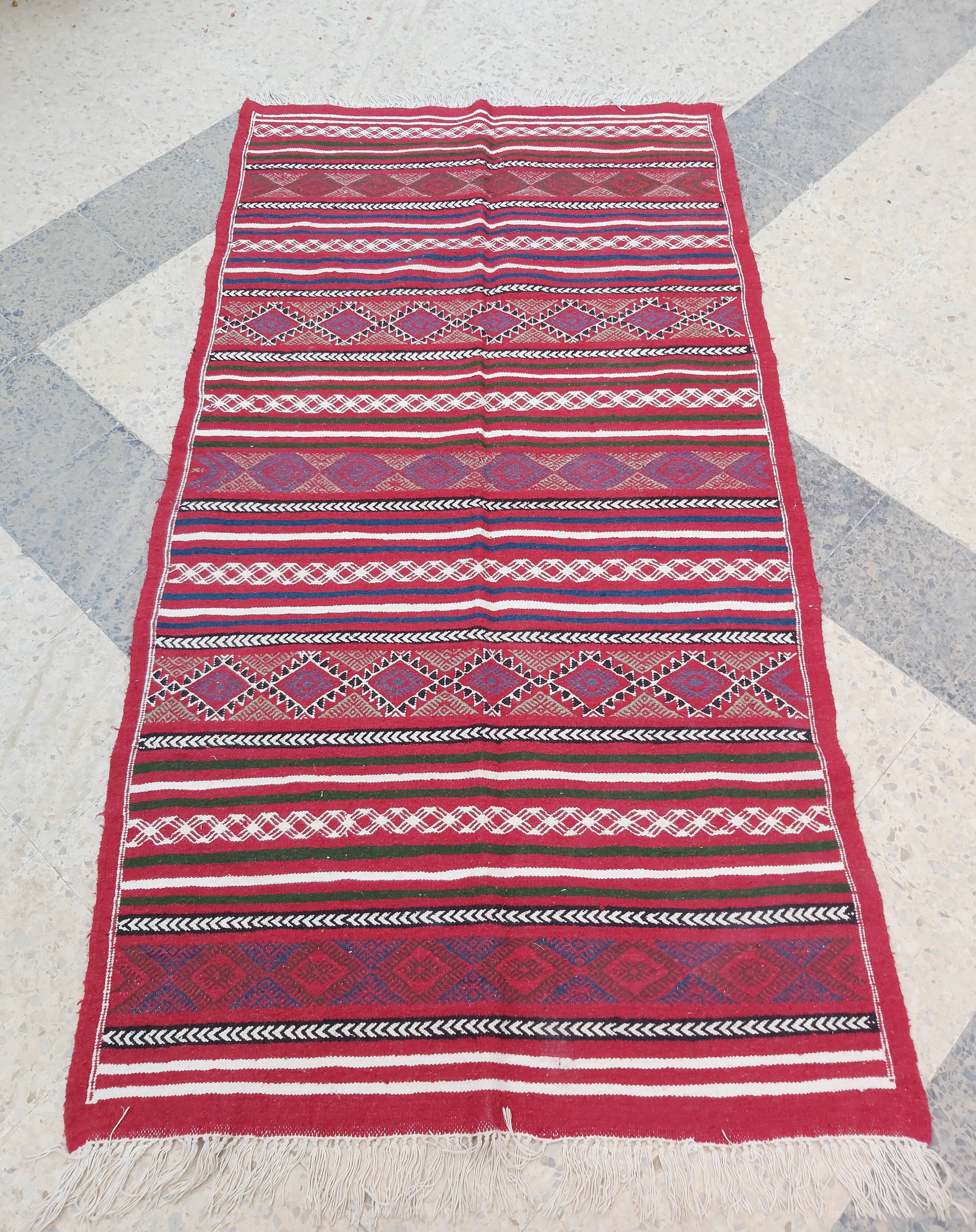 Traditional handmade red carpet   100x190cm