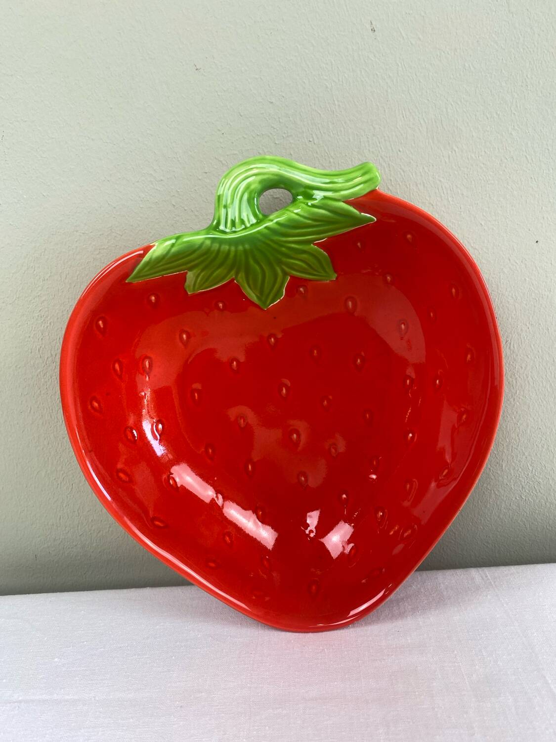 Strawberry hollow dish