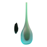 Vase en verre soufflé de Murano en forme de flûte avec un dégradé givré de teal à vert.