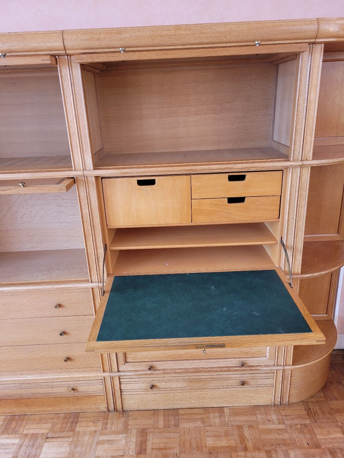 Furniture in MD modules with desk