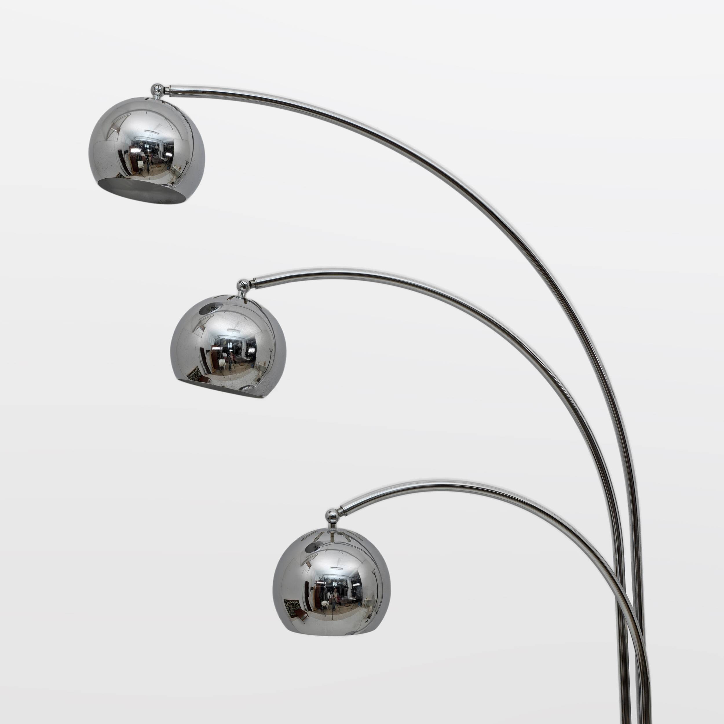 Lampadaire en métal chromé et marbre de style mid-century moderne Goffredo Reggiani, 60.