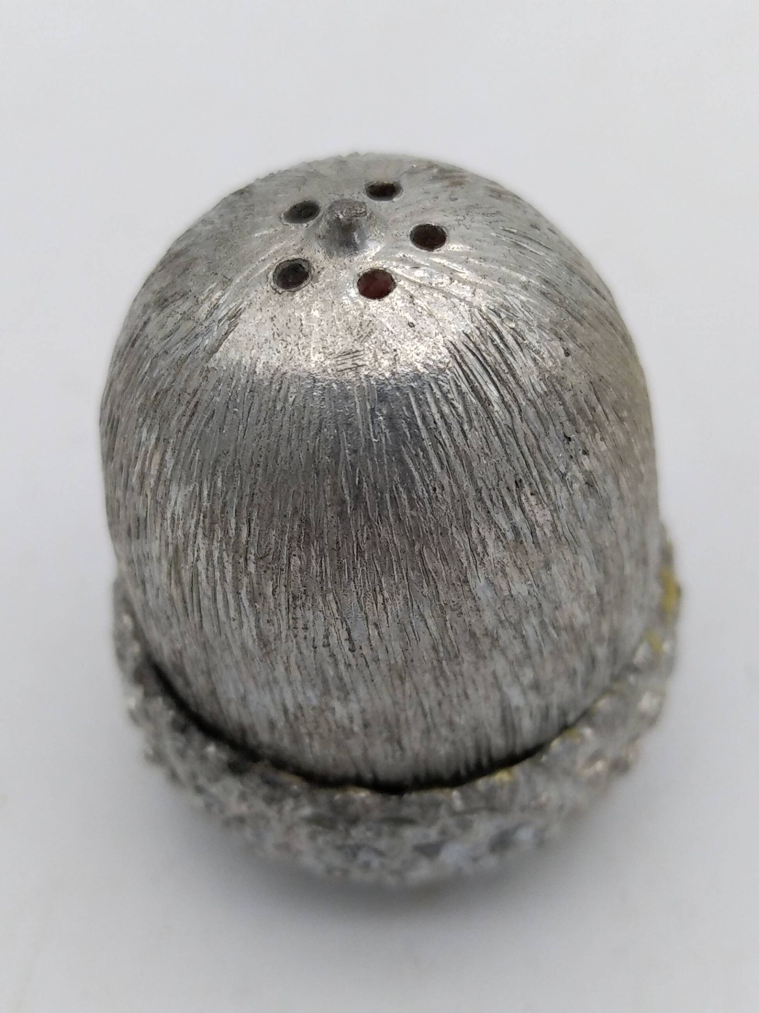 Salt and pepper shaker in silver and gold metal. Mirella. Circa 1960/70.