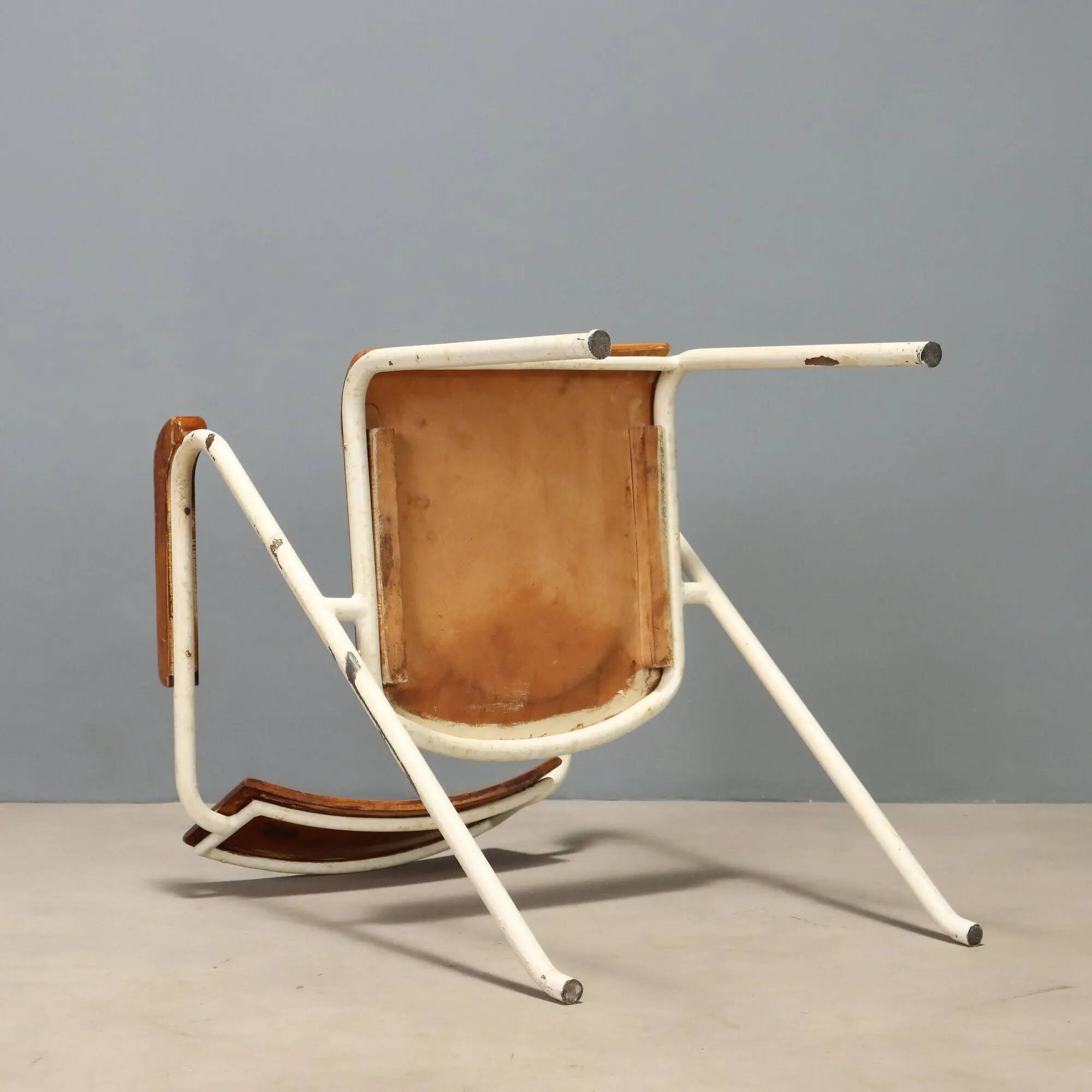 Vintage chair in enamelled metal and wood, Italian design, 1960s.