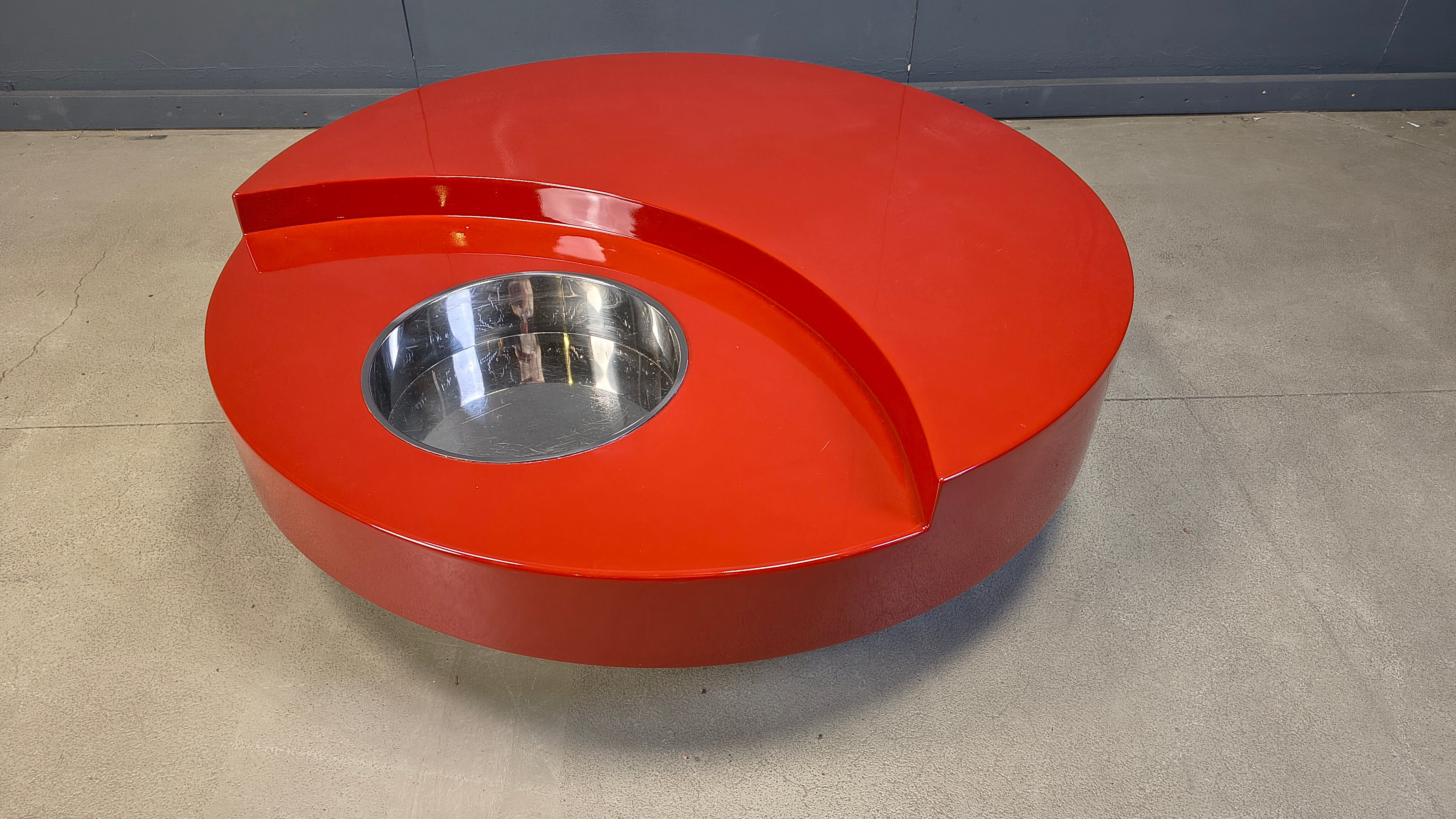 Vintage revolving coffee table in red lacquer by Willy Rizzo, 1970s