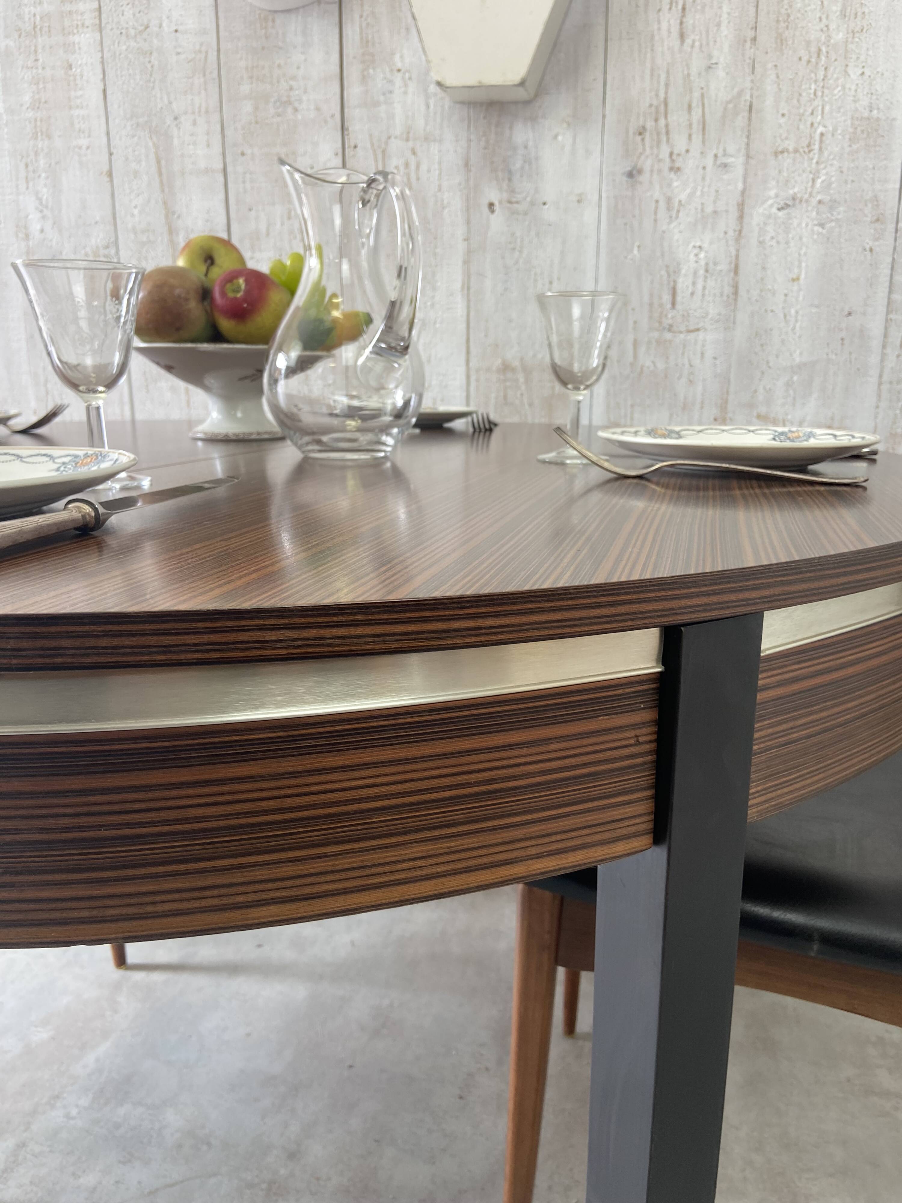 Vintage extendable table