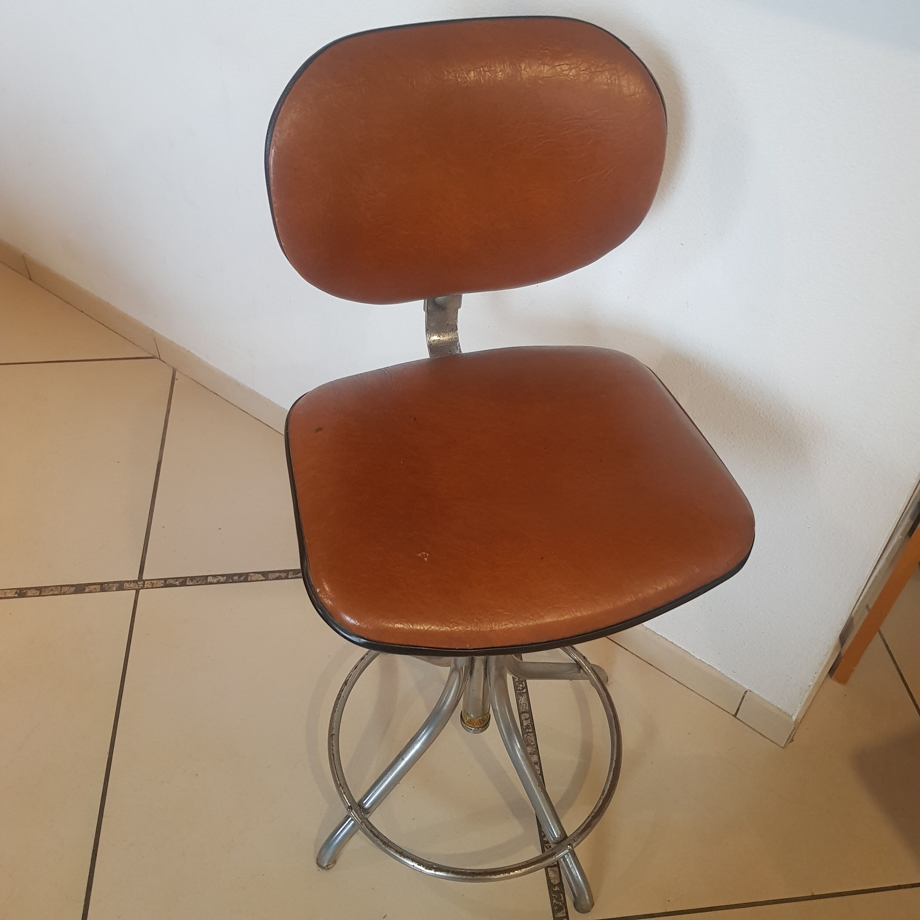 Workshop tabouret in skai