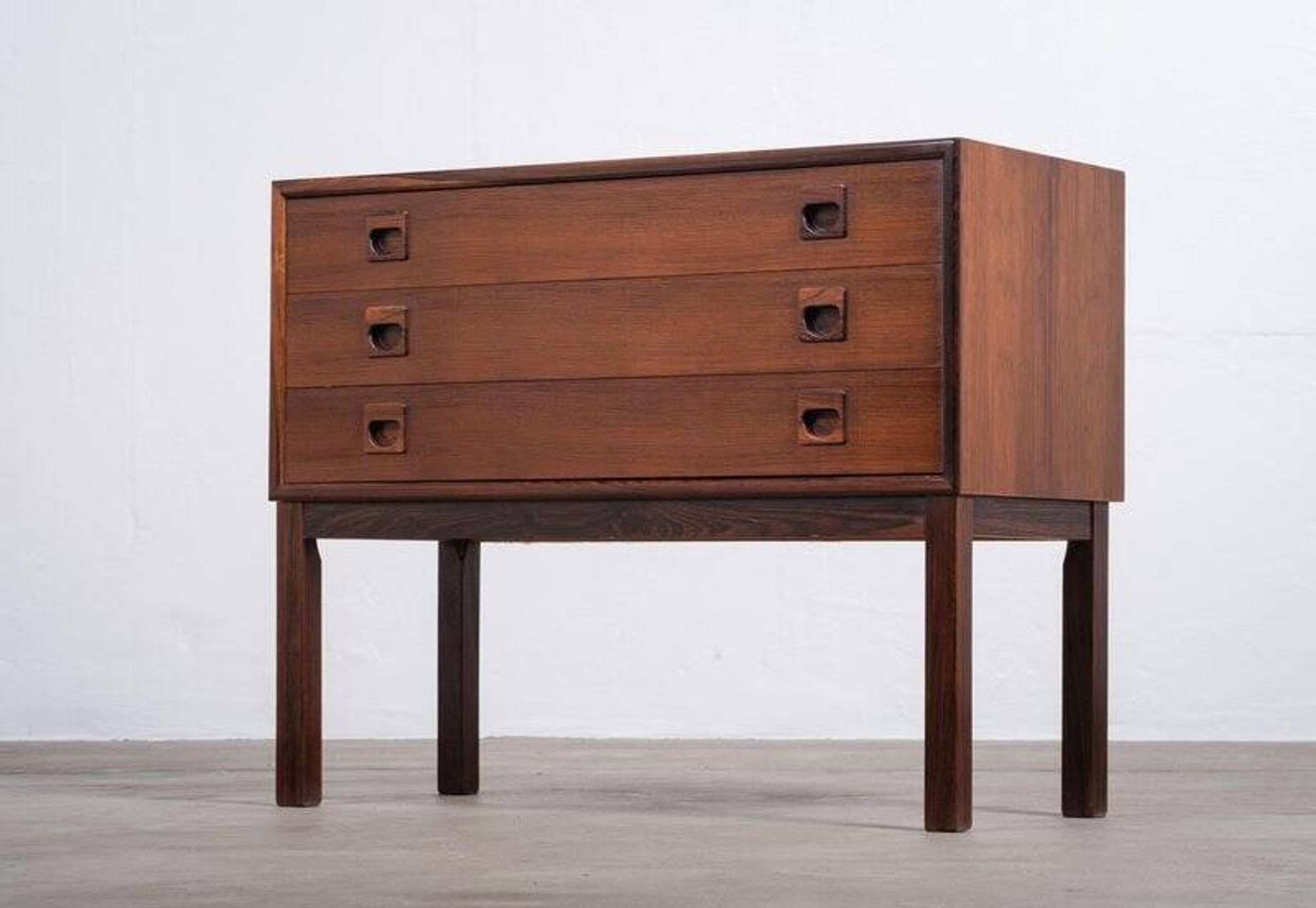 Commode en palissandre danoise des années 1960