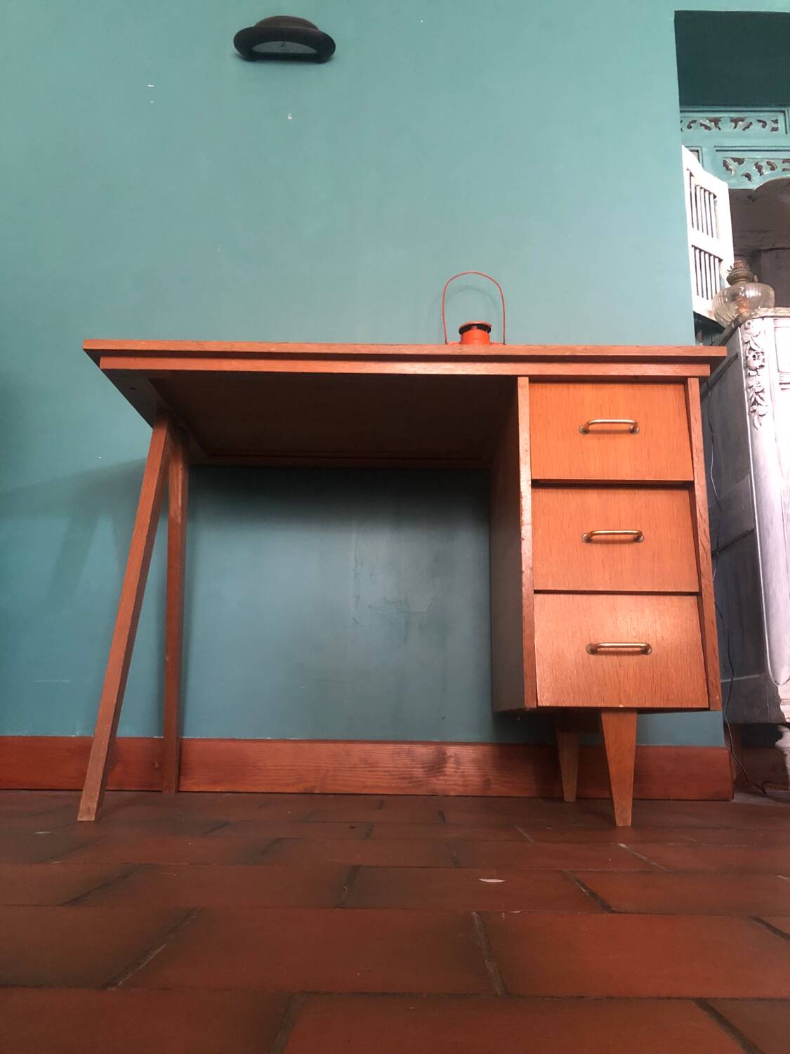 Vintage compass foot desk