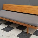 Lit de repos gris par Drevotex 1970
