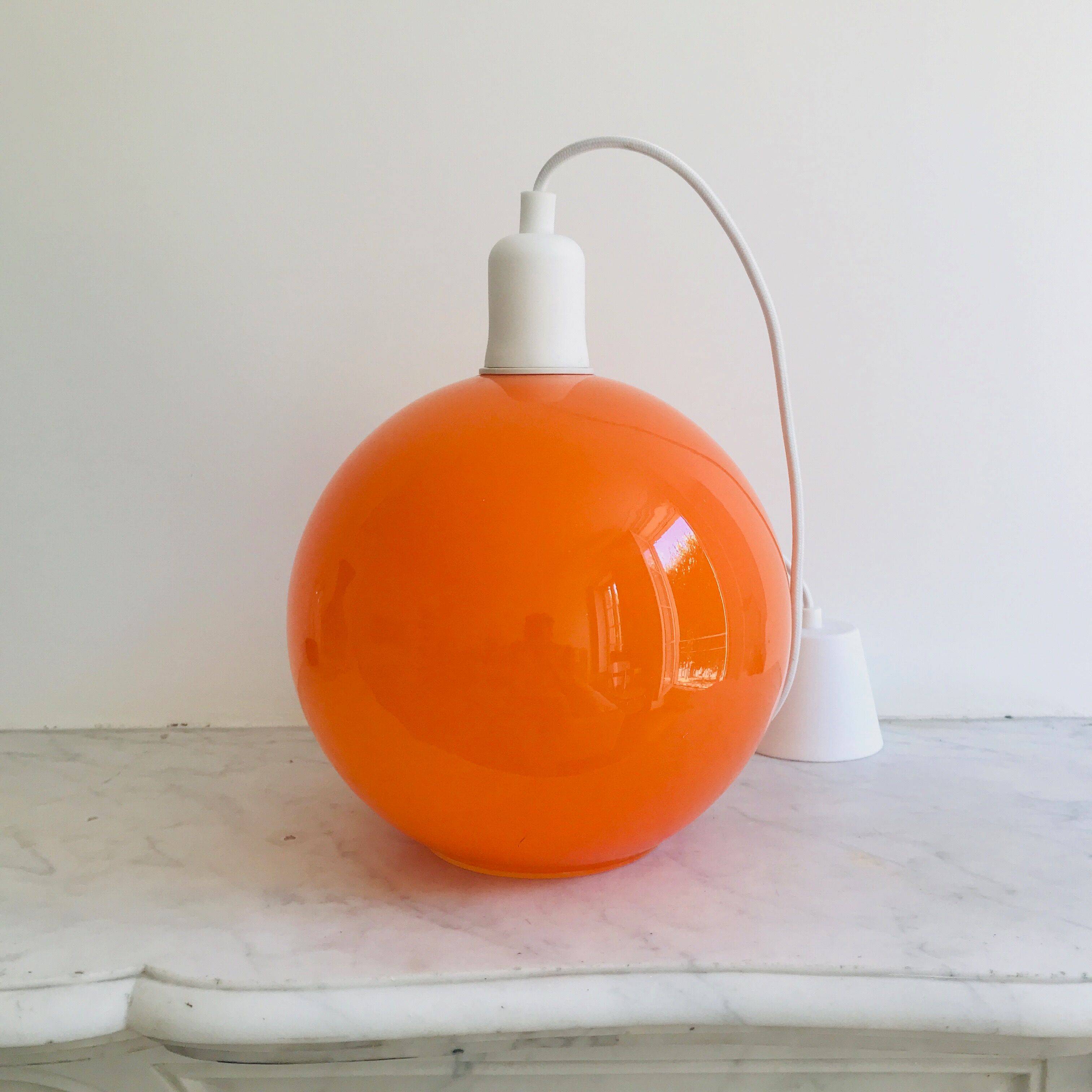 Orange ball suspension, 1970