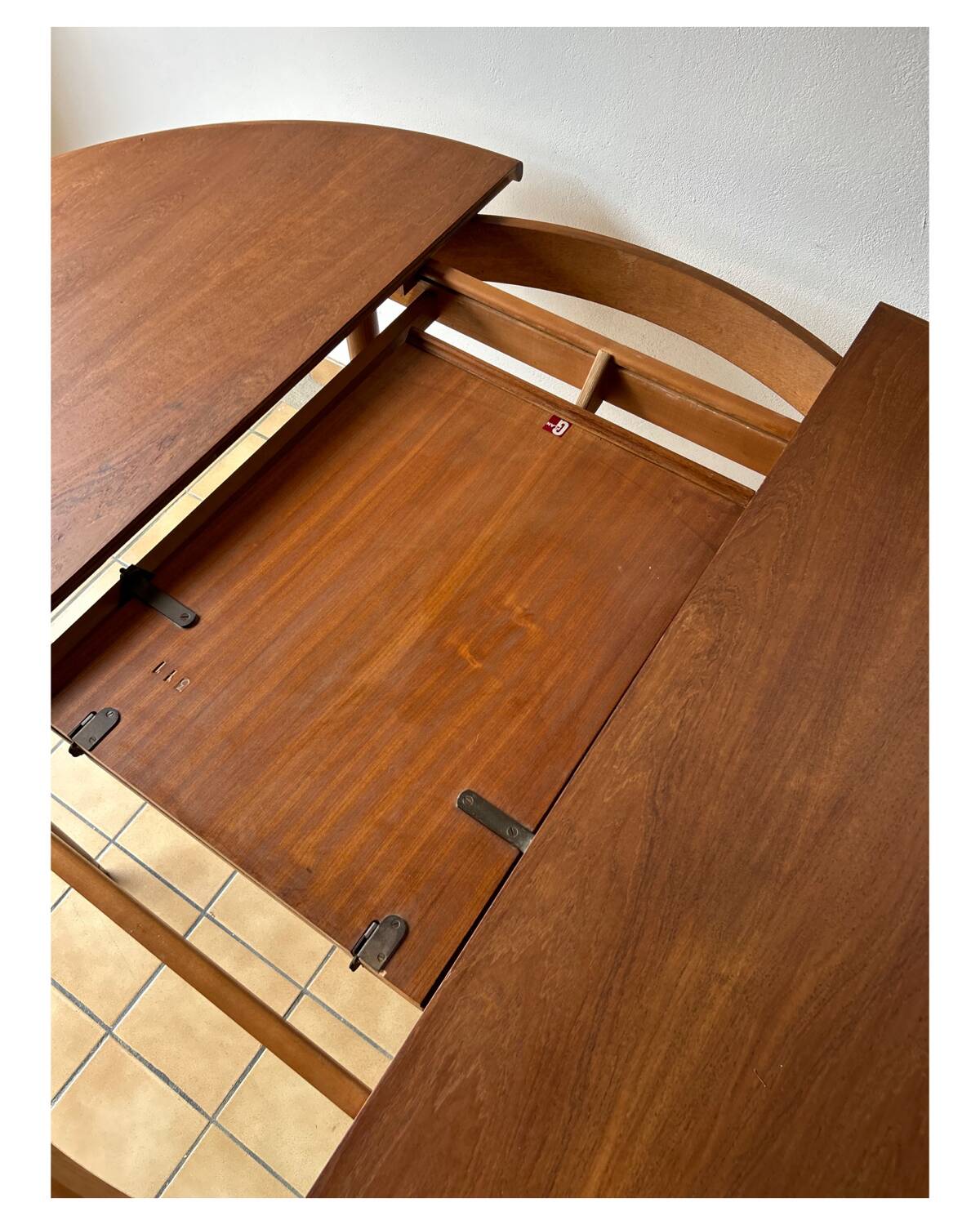 1960s extendable round table