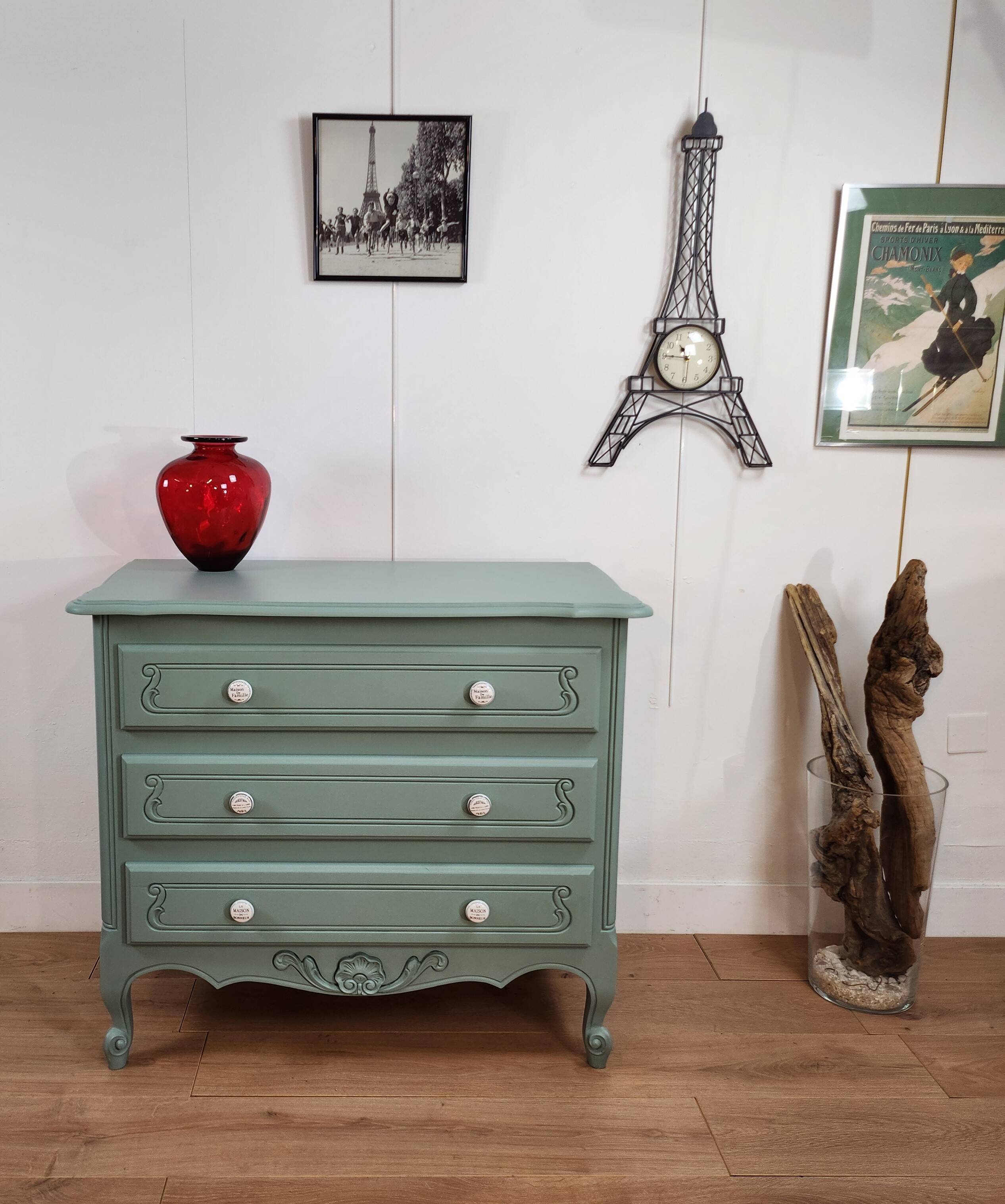 Chest of drawers with 3 drawers