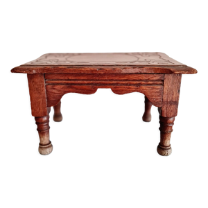 Banc tabouret en bois ancien sculpté