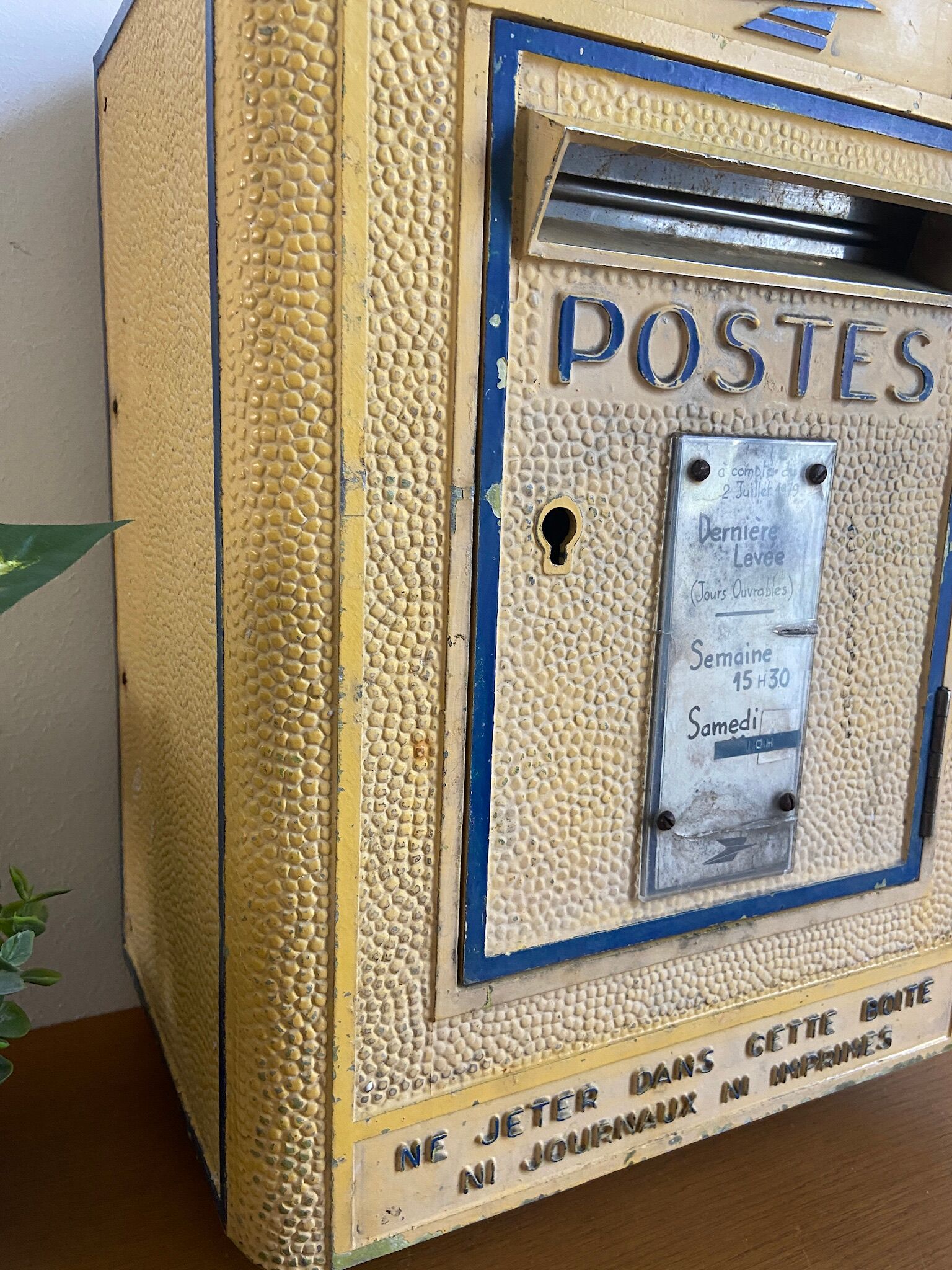 MAILBOX LA POSTE JAUNE 1967