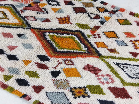 Handmade moroccan berber carpet 194 x 133 cm
