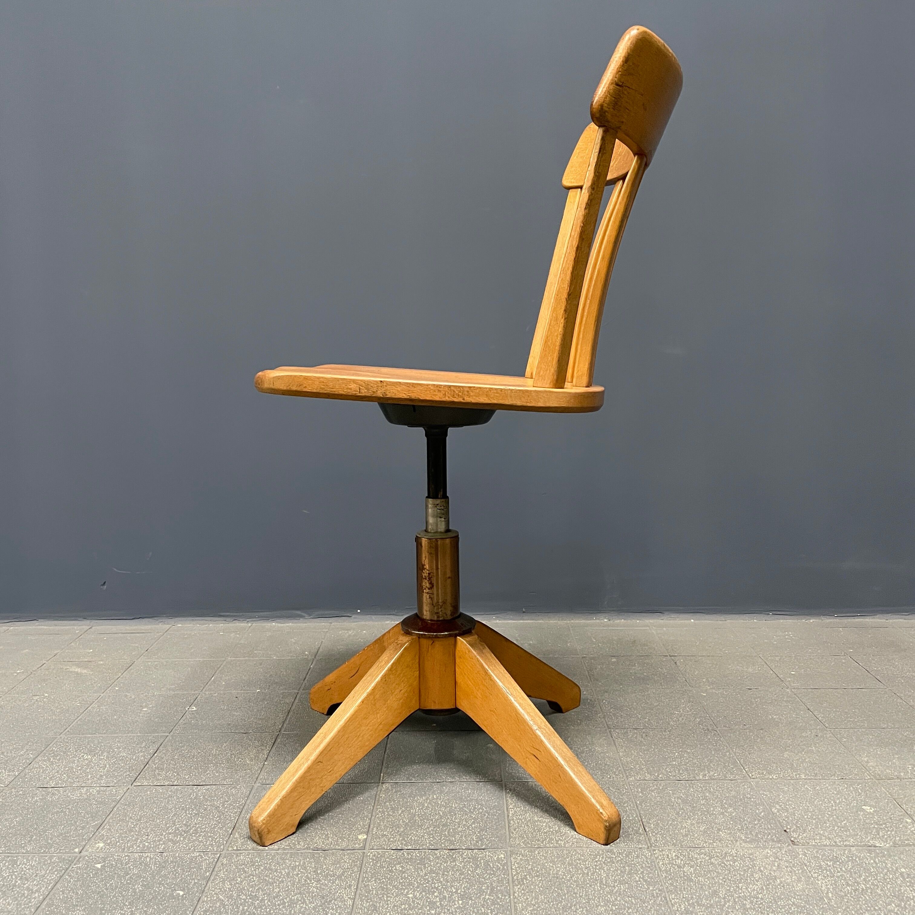 Beechwood Sedus desk chair from the 1950s.