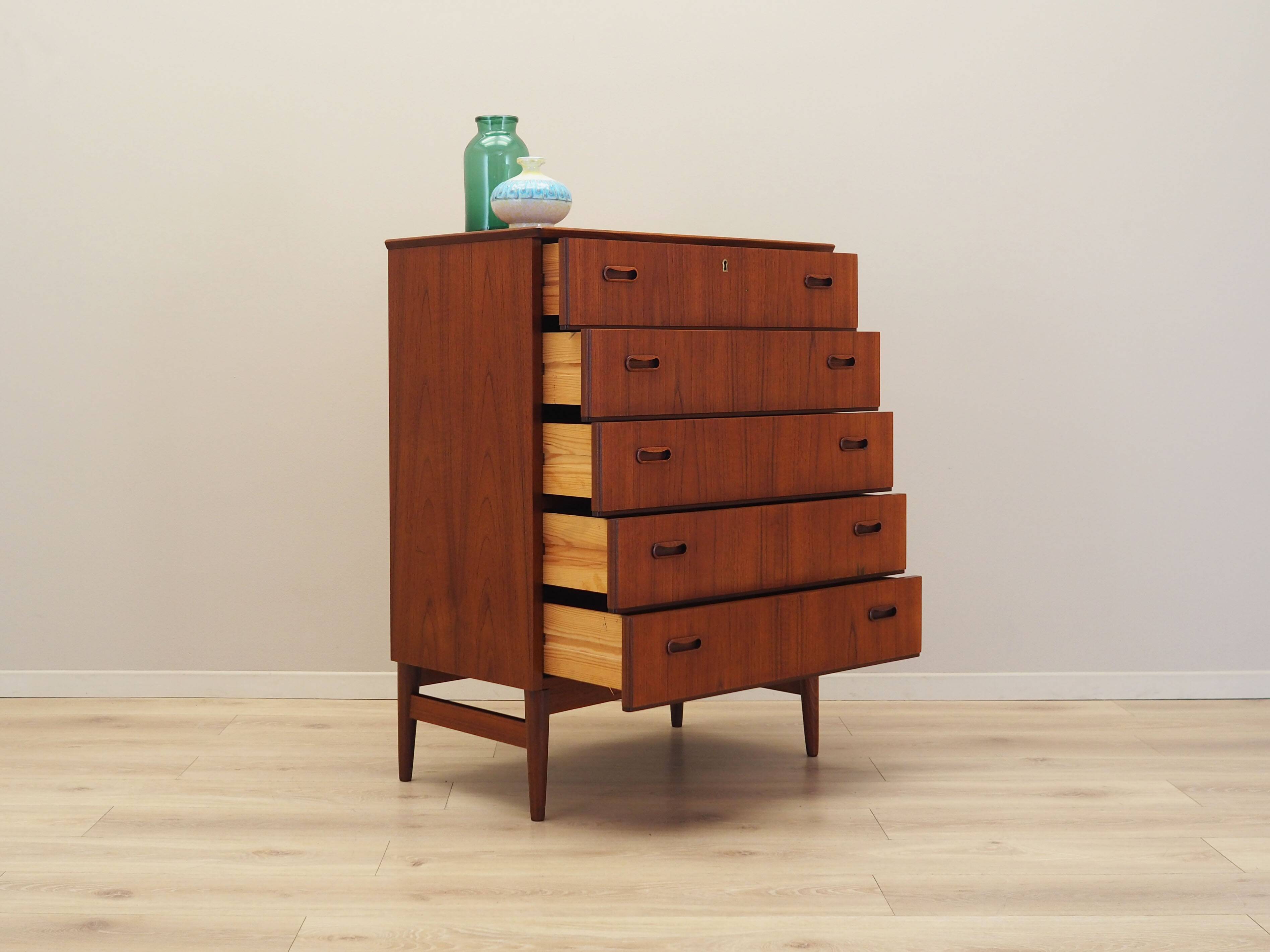 Commode en teck, design danois, années 1970, production : Danemark