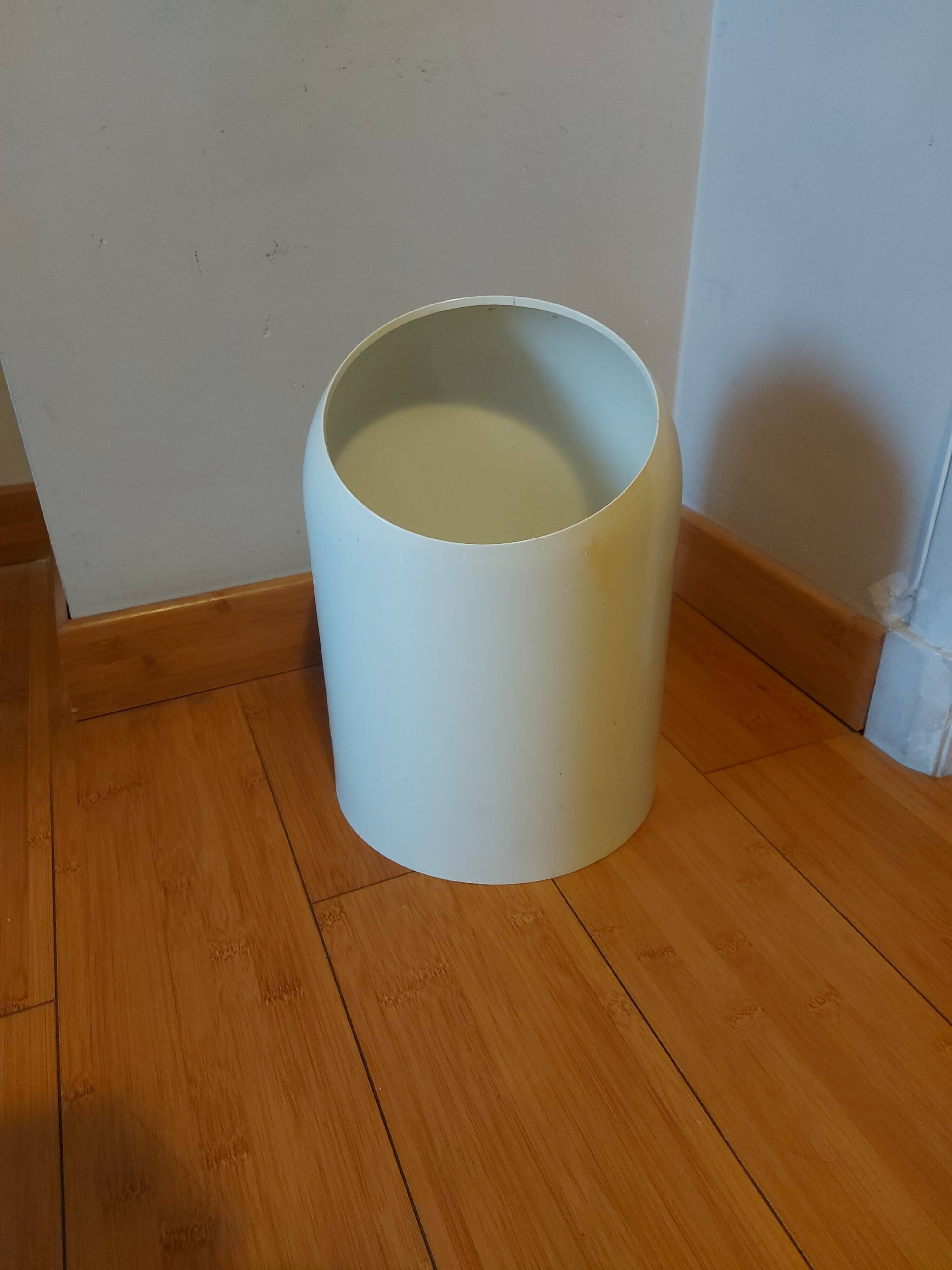 Waste paper basket , design Makio Hasuike , Italy