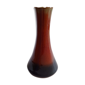 Vase en céramique signé