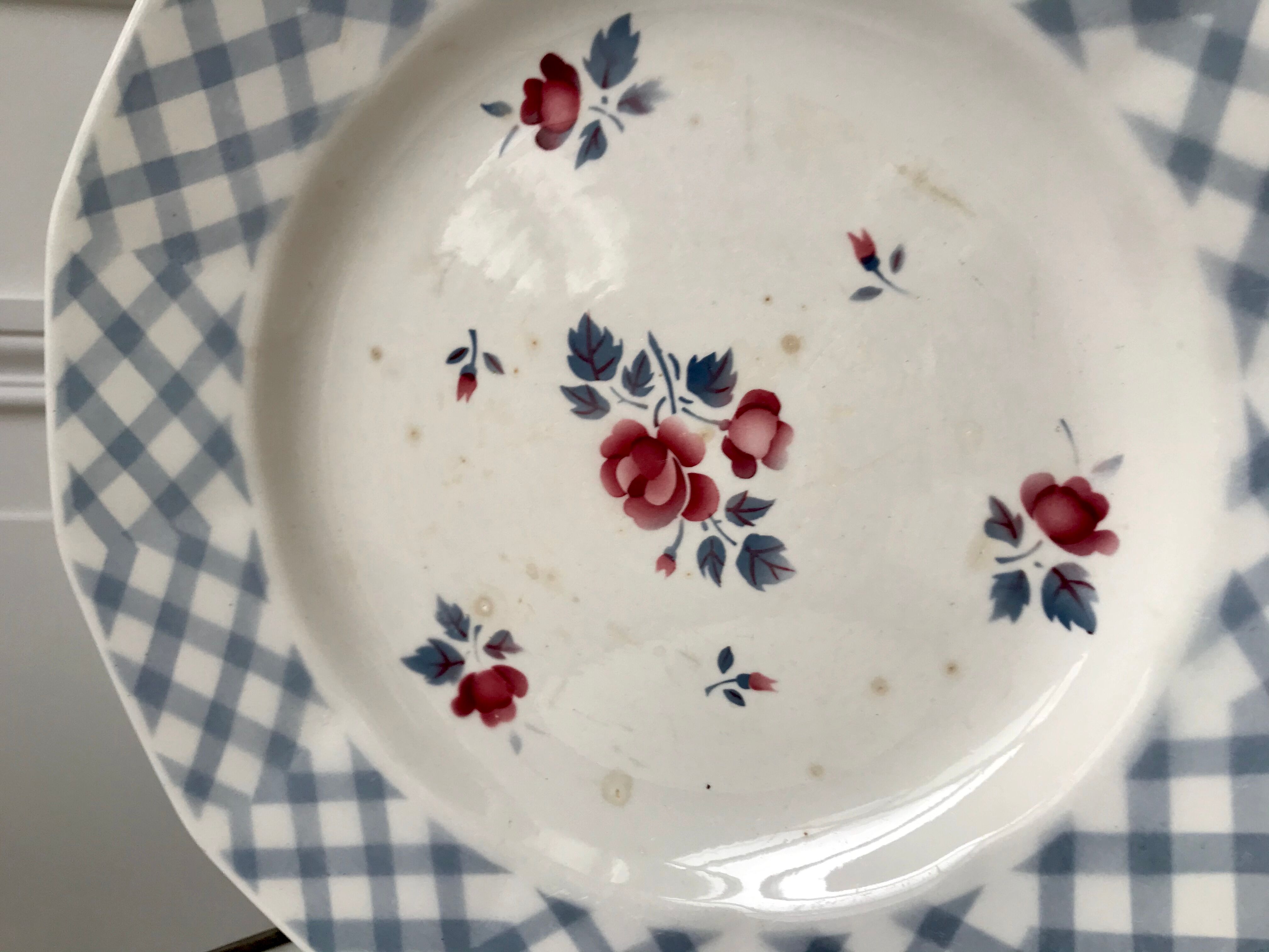 Round serving dish Digoin Sarreguemines model "Bastia" years 30-40