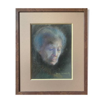 Painting "Old lady with sable" signed Marotte 1932 pastel