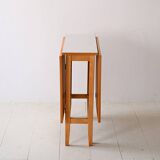 Retro extendable formica table
